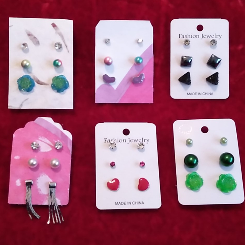 Bundle Of 18 Small Earrings Studs